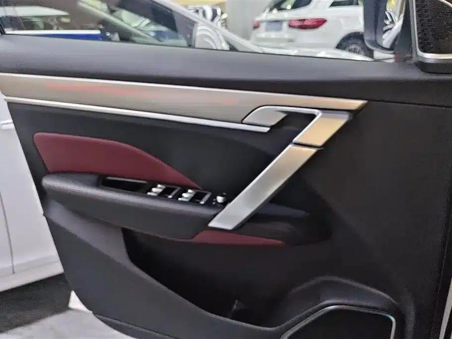 Geely Binyue 2020 PRO 260T DCT Battle — миниатюра 7