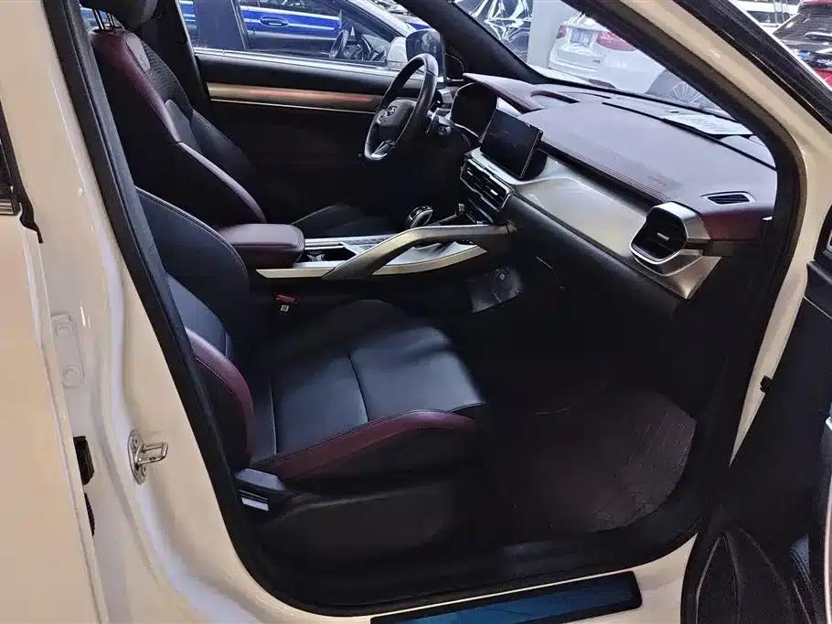 Geely Binyue 2020 PRO 260T DCT Battle — миниатюра 8