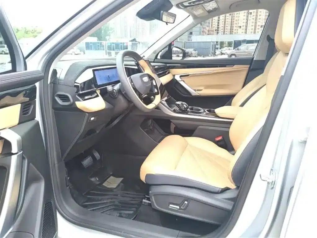 Geely Boyue L 2023 1.5TD DCT Premium Edition — миниатюра 2