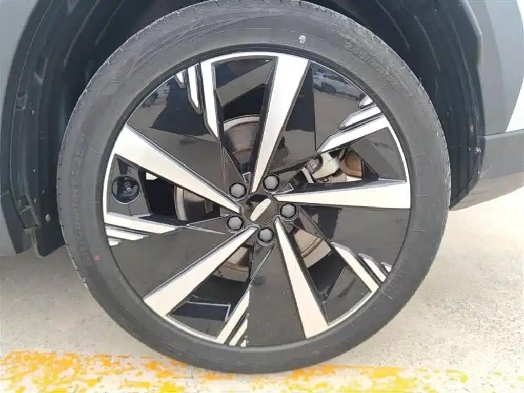 Geely Boyue L 2023 1.5TD DCT Premium Edition — миниатюра 10