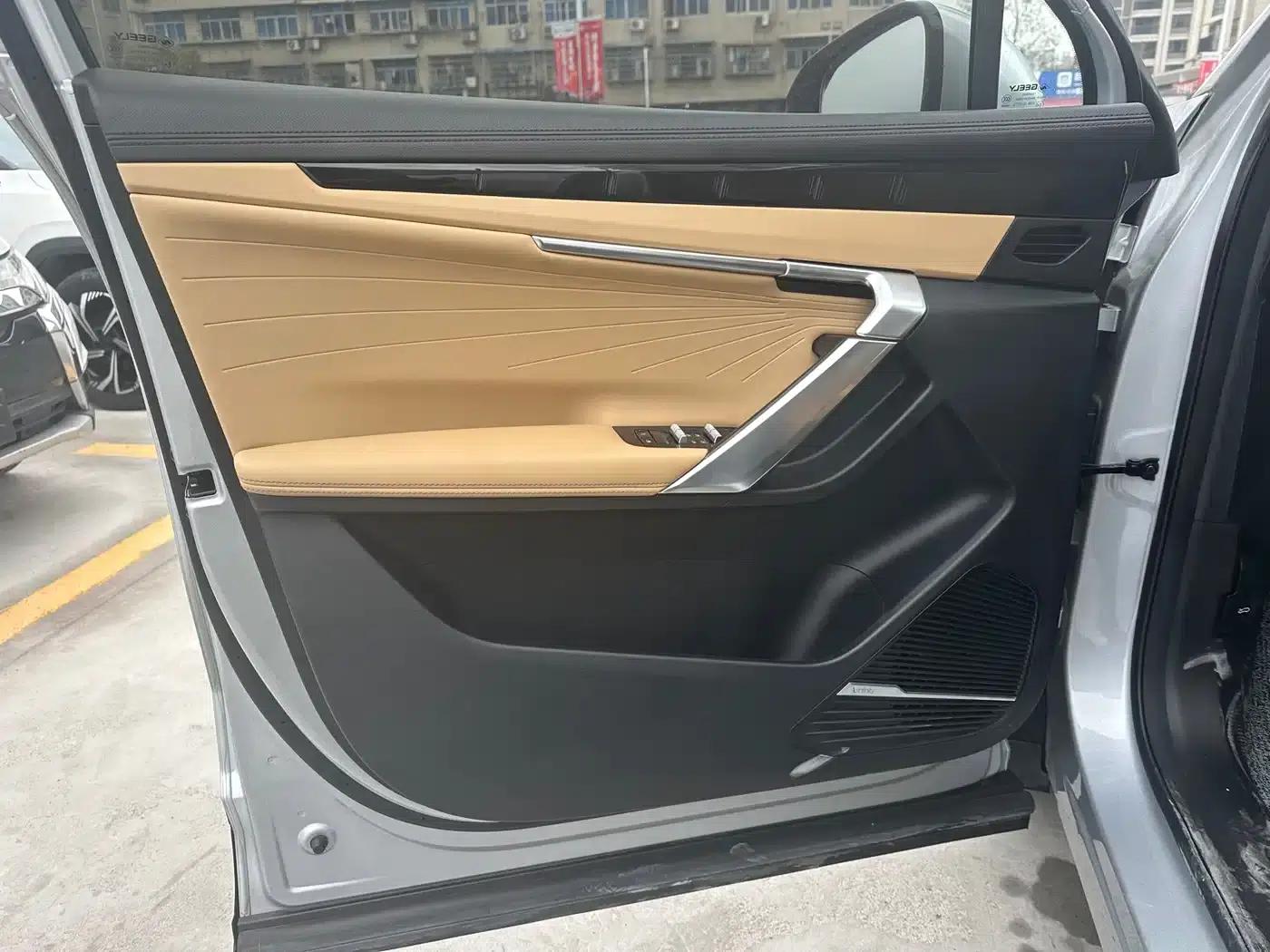 Geely Boyue L 2023 1.5TD DCT Premium Edition — миниатюра 14