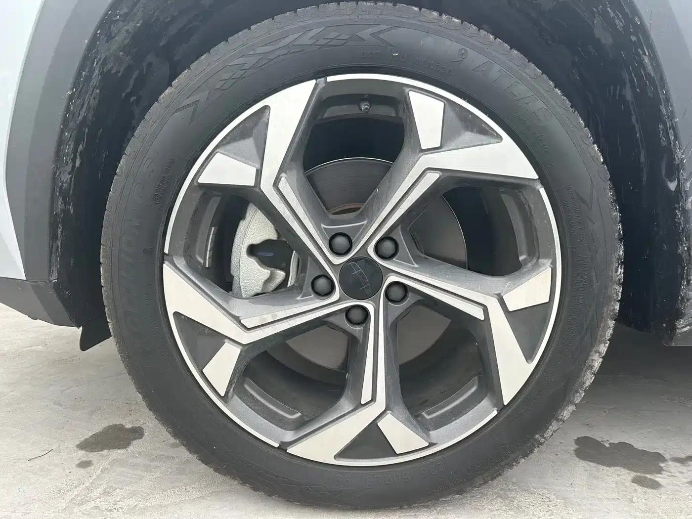 Geely Boyue L 2023 1.5TD DCT Premium Edition — миниатюра 17