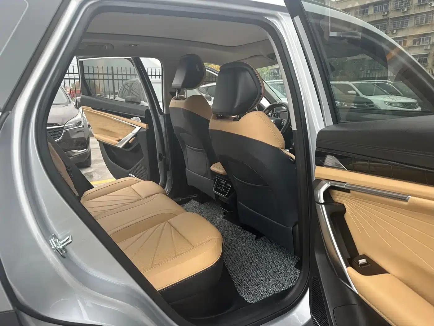 Geely Boyue L 2023 1.5TD DCT Premium Edition — миниатюра 8