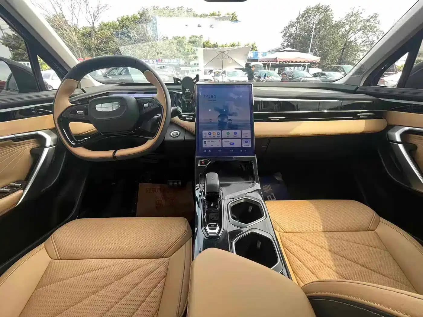 Geely Boyue L 2023 1.5TD DCT Luxury Edition — миниатюра 5