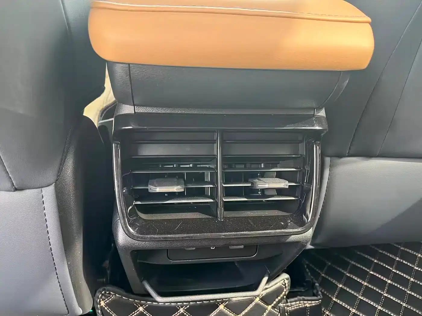 Geely Boyue L 2023 1.5TD DCT Luxury Edition — миниатюра 8