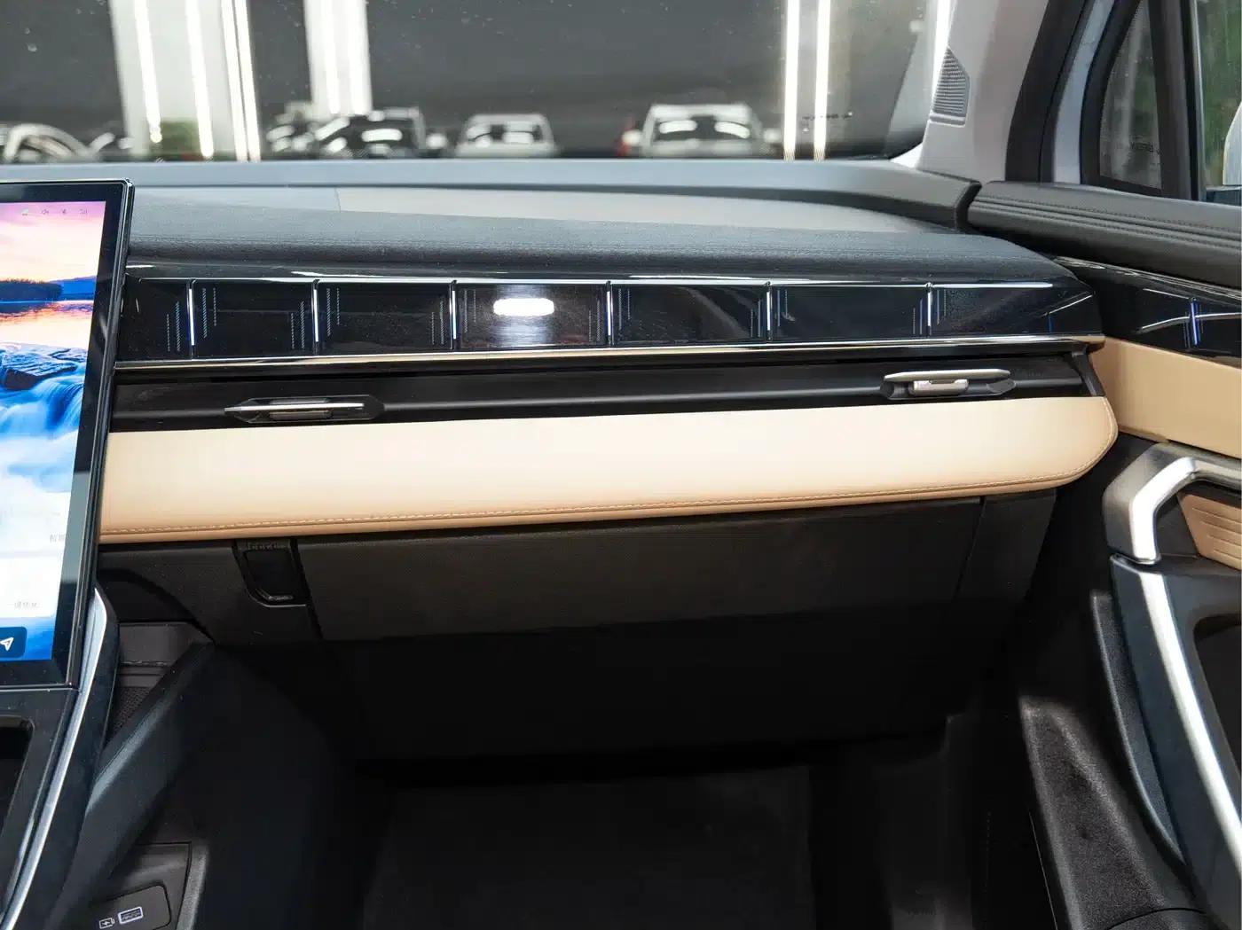 Geely Boyue L 2023 1.5TD DCT Premium Edition — миниатюра 15