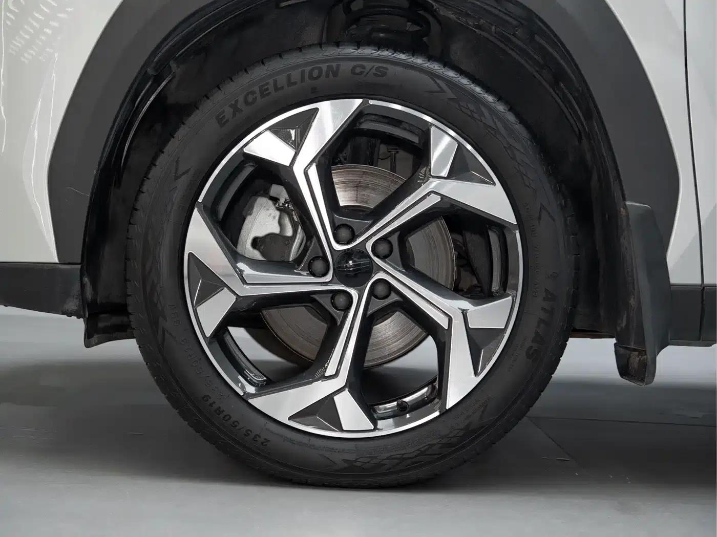 Geely Boyue L 2023 1.5TD DCT Premium Edition — миниатюра 23