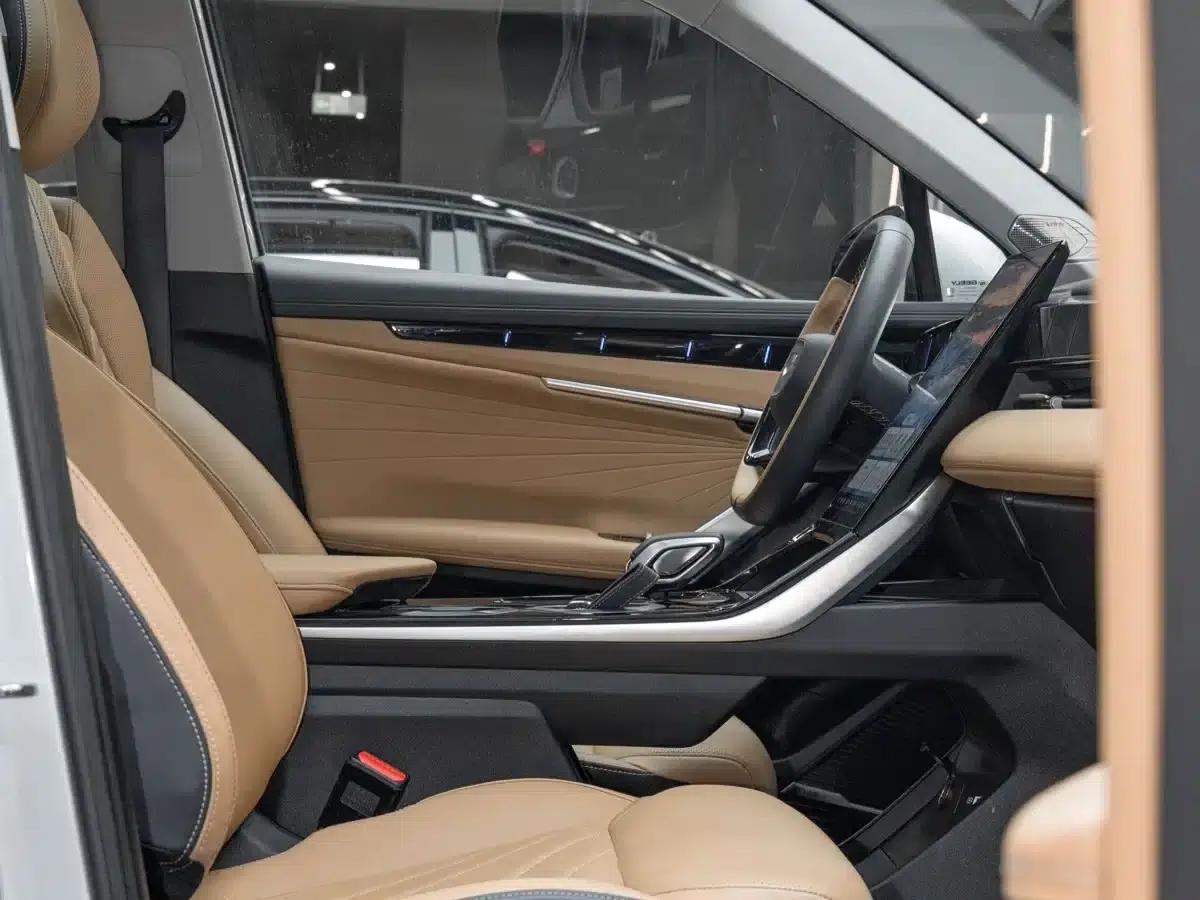 Geely Boyue L 2023 1.5TD DCT Premium Edition — миниатюра 24