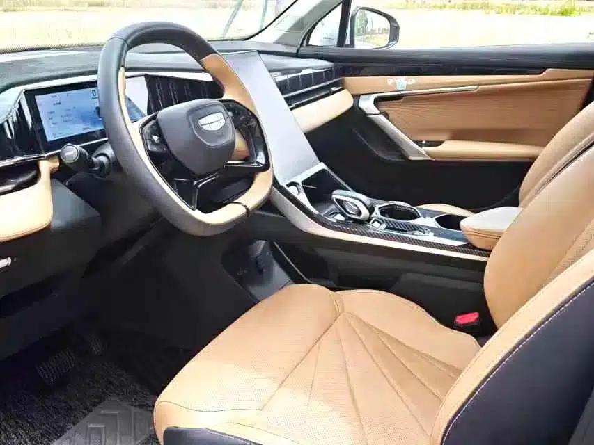 Geely Boyue L 2023 1.5TD DCT Premium Edition — миниатюра 6