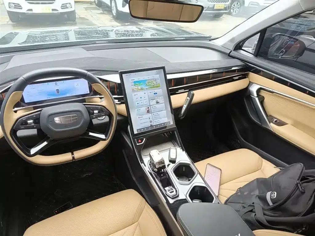 Geely Boyue L 2023 1.5TD DCT Premium Edition — миниатюра 13