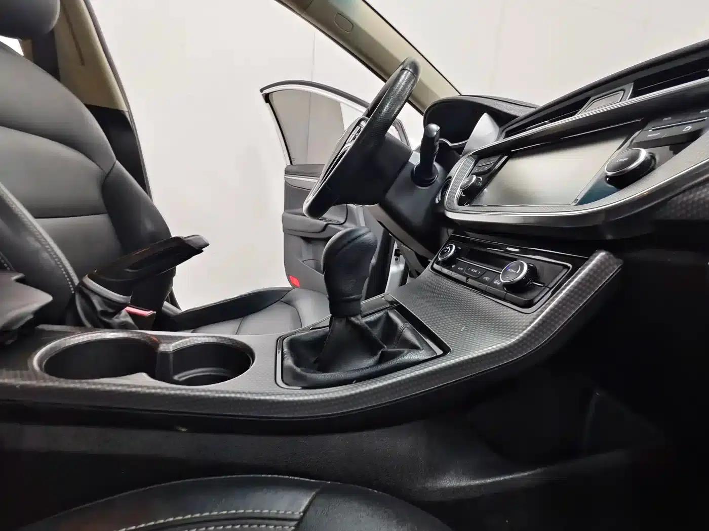 Geely GS 2016 Elegant Edition 1.8L Manual Leading Model — миниатюра 14