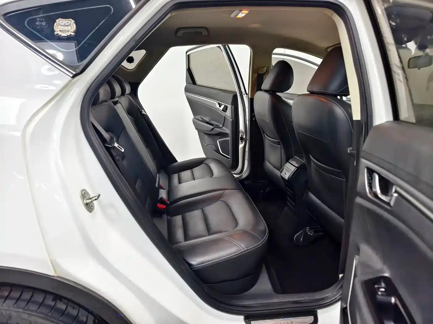 Geely GS 2016 Elegant Edition 1.8L Manual Leading Model — миниатюра 15