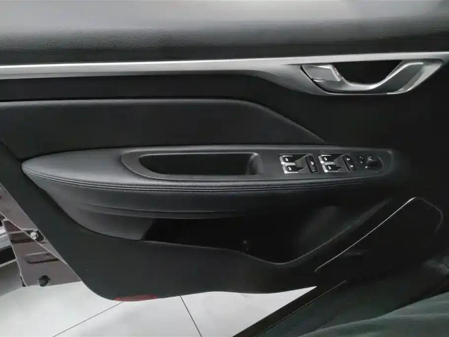 Geely Vision 2018 1.5L Manual Happiness Edition — миниатюра 7