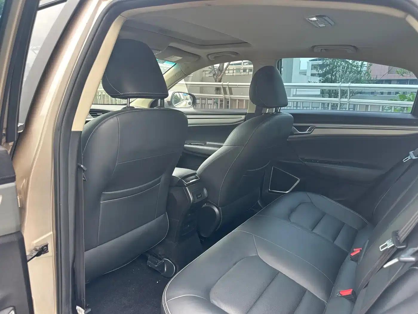 Geely Emgrand GL 2017 1.8L DCT Elite — миниатюра 8