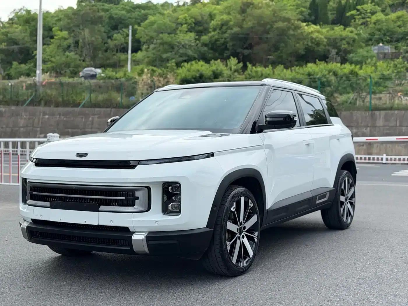 Geely ICON 2023 1.5TD Chocolate Premium Edition — миниатюра 1