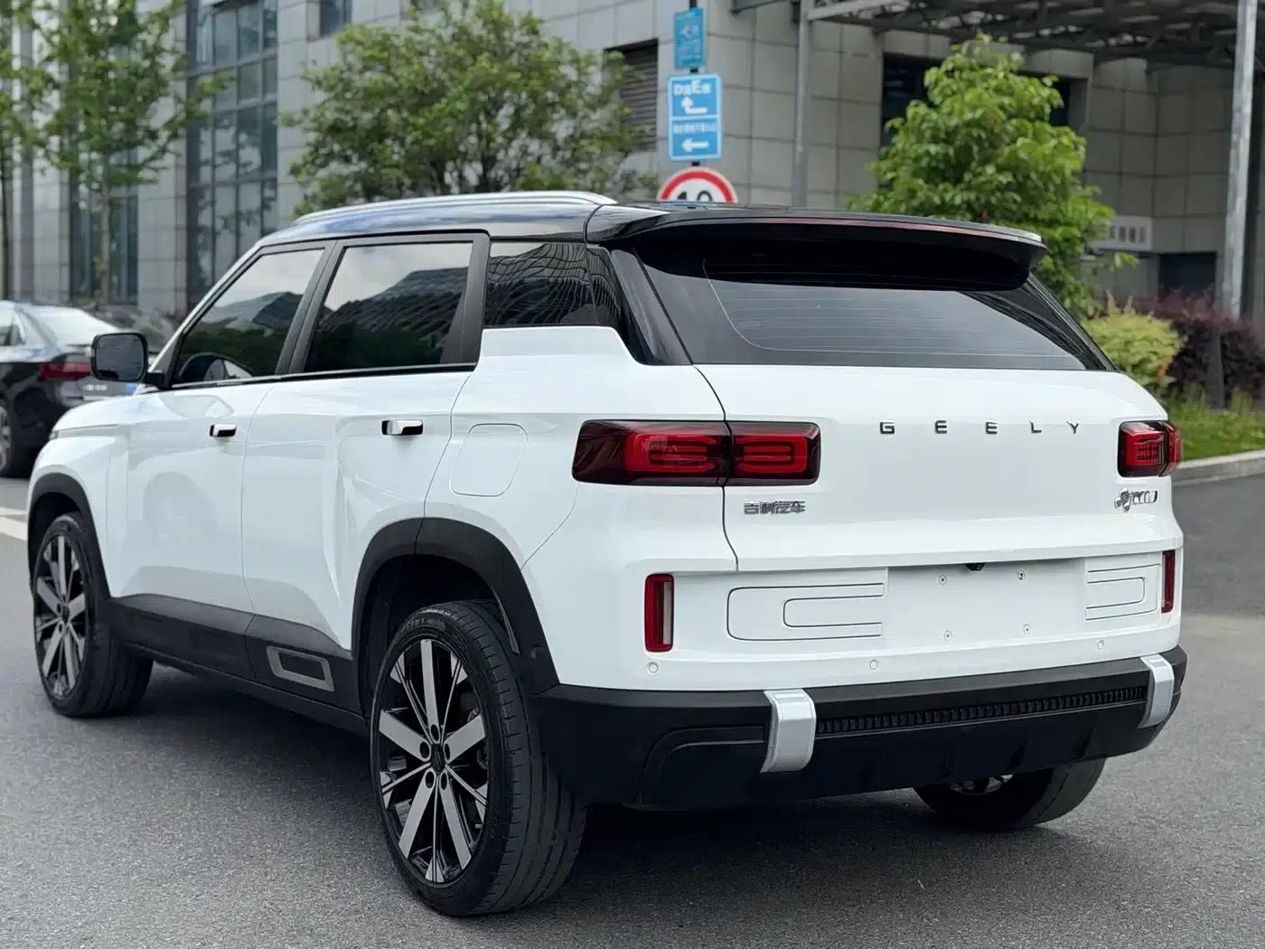Geely ICON 2023 1.5TD Chocolate Premium Edition — миниатюра 13