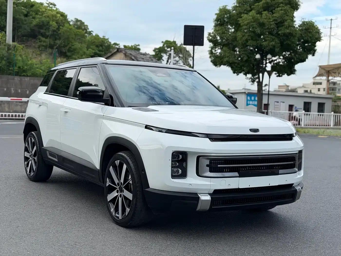 Geely ICON 2023 1.5TD Chocolate Premium Edition — миниатюра 3