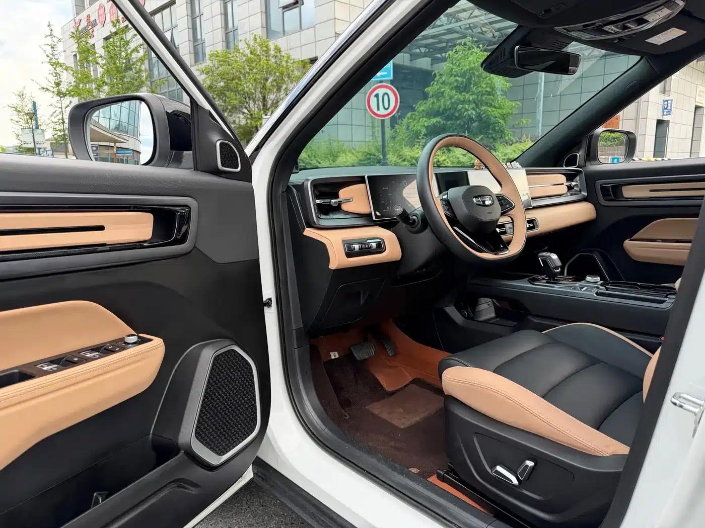 Geely ICON 2023 1.5TD Chocolate Premium Edition — миниатюра 5