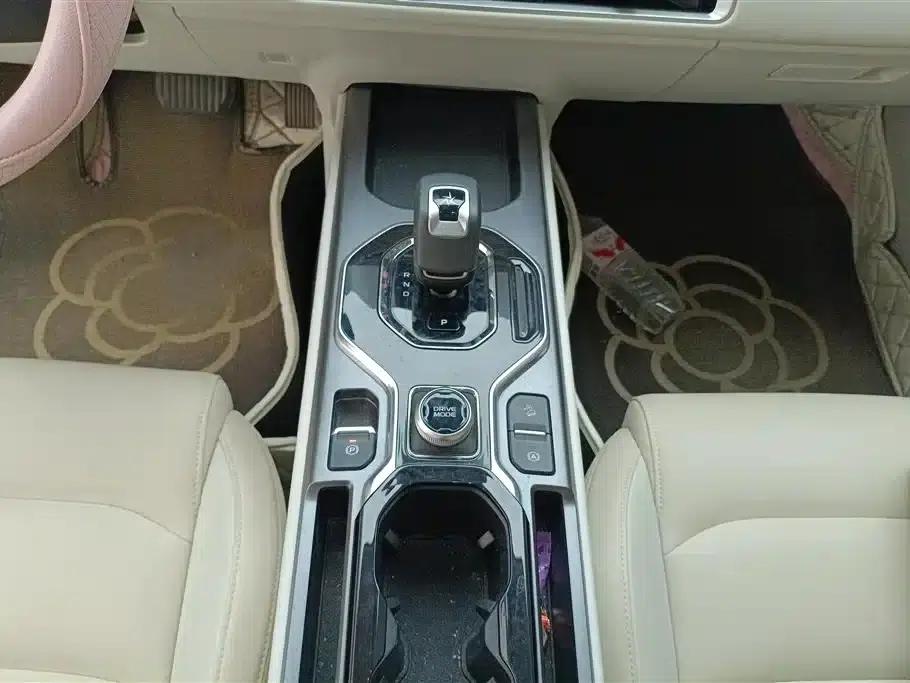 Geely ICON 2023 1.5TD Chocolate Edition — миниатюра 16