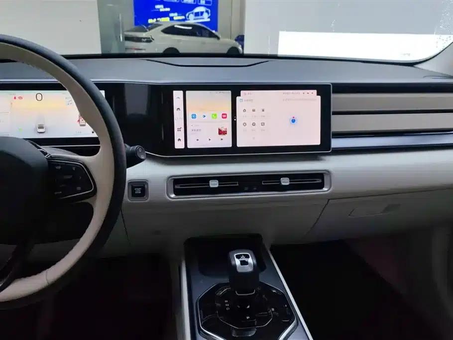 Geely ICON 2023 1.5TD Chocolate Premium Edition — миниатюра 13