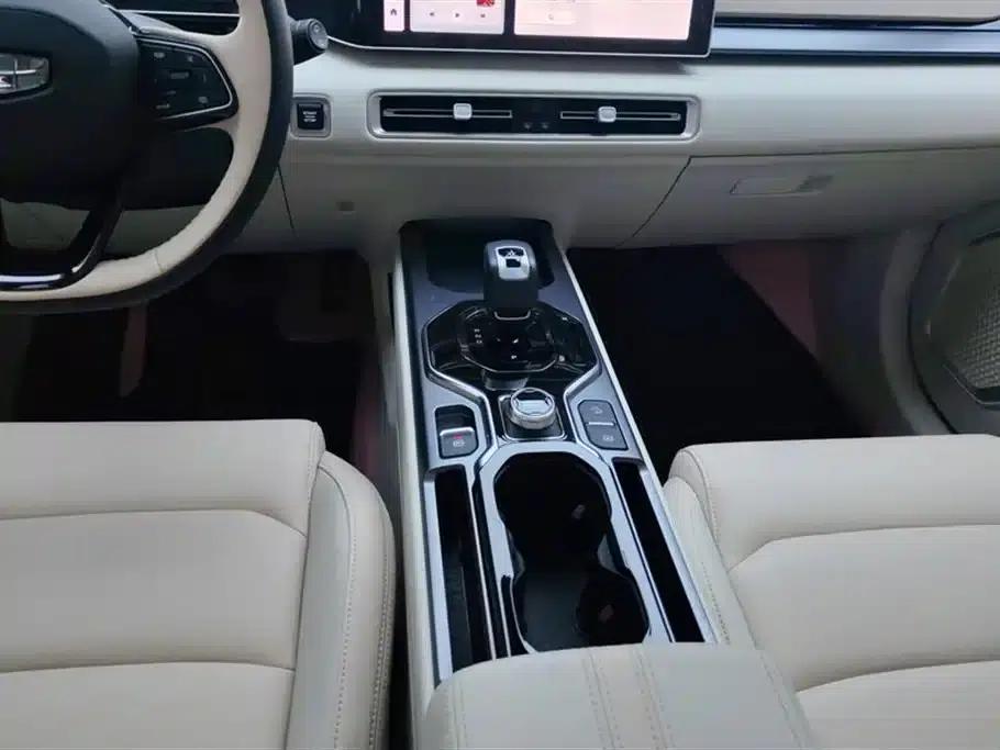 Geely ICON 2023 1.5TD Chocolate Premium Edition — миниатюра 16
