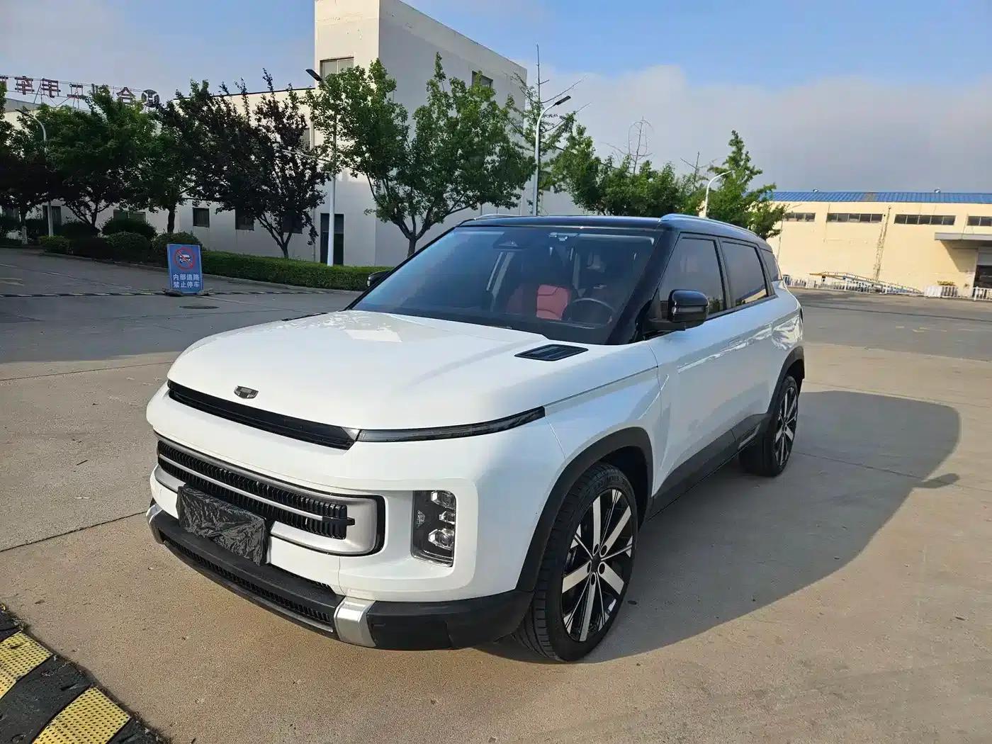 Geely ICON 2025 Linglong 1.5TD Ruyi Edition — миниатюра 1