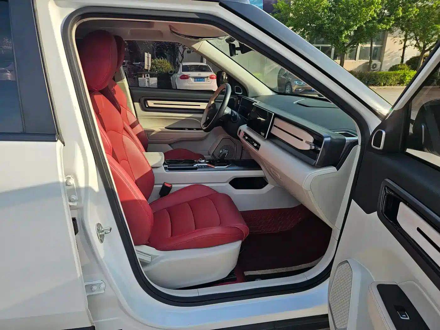 Geely ICON 2025 Linglong 1.5TD Ruyi Edition — миниатюра 15