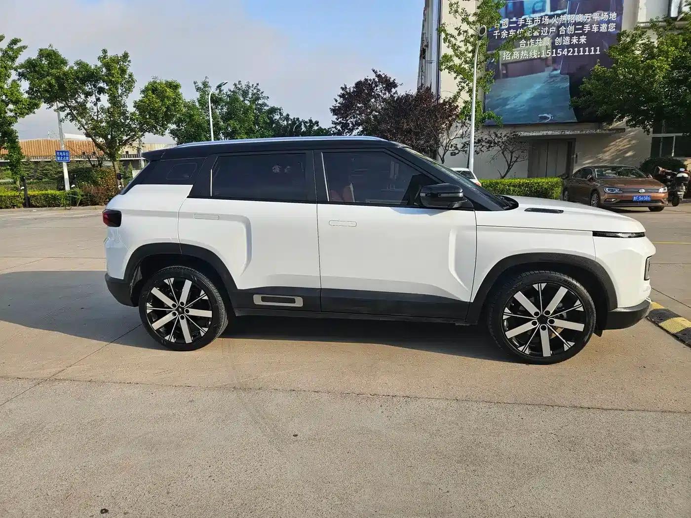 Geely ICON 2025 Linglong 1.5TD Ruyi Edition — миниатюра 4