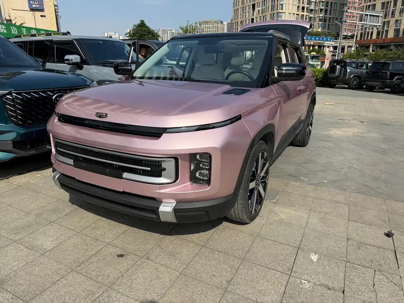 Geely ICON 2023 1.5TD Chocolate Edition — миниатюра 1