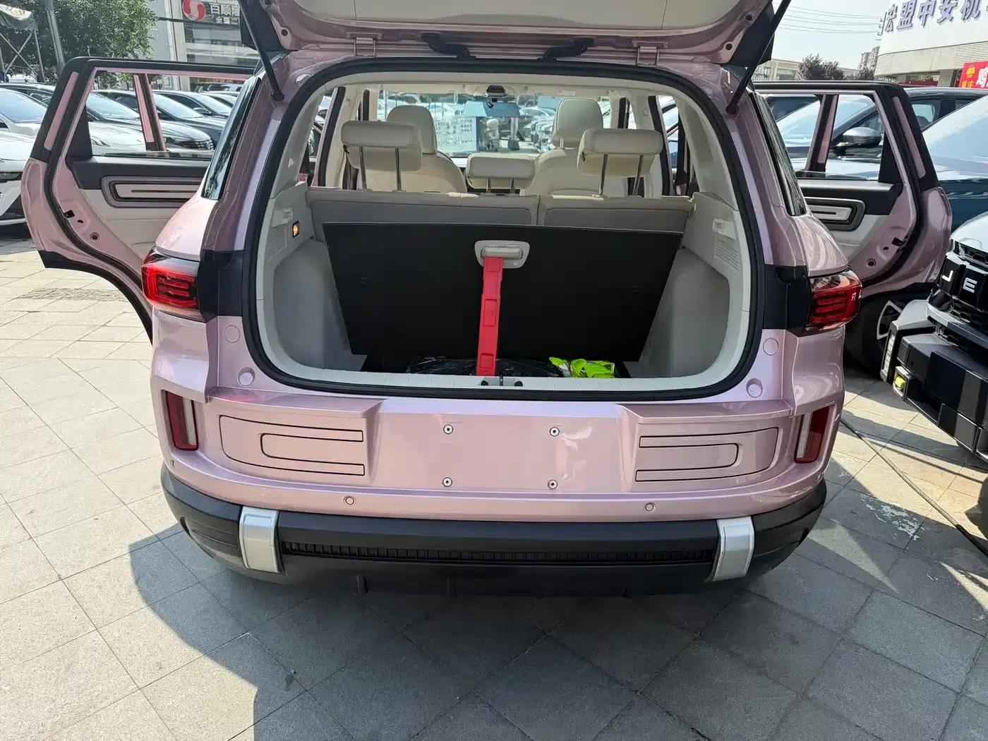 Geely ICON 2023 1.5TD Chocolate Edition — миниатюра 16