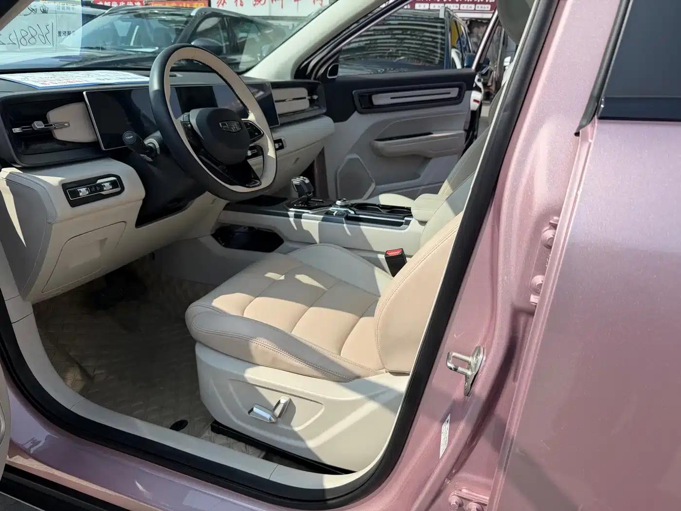 Geely ICON 2023 1.5TD Chocolate Edition — миниатюра 4
