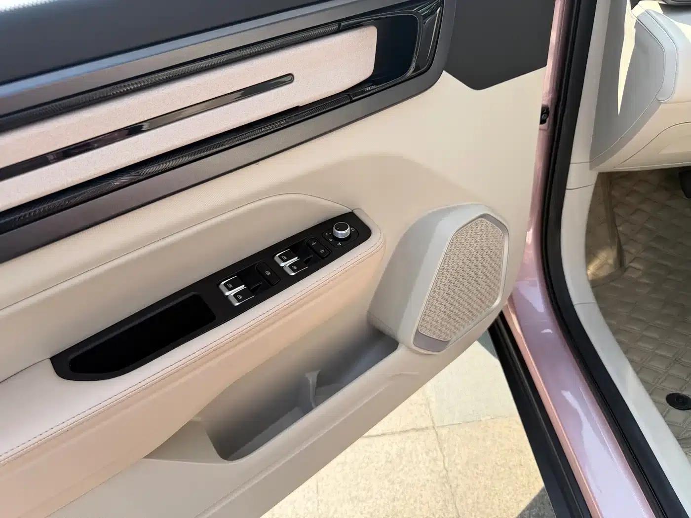 Geely ICON 2023 1.5TD Chocolate Edition — миниатюра 5