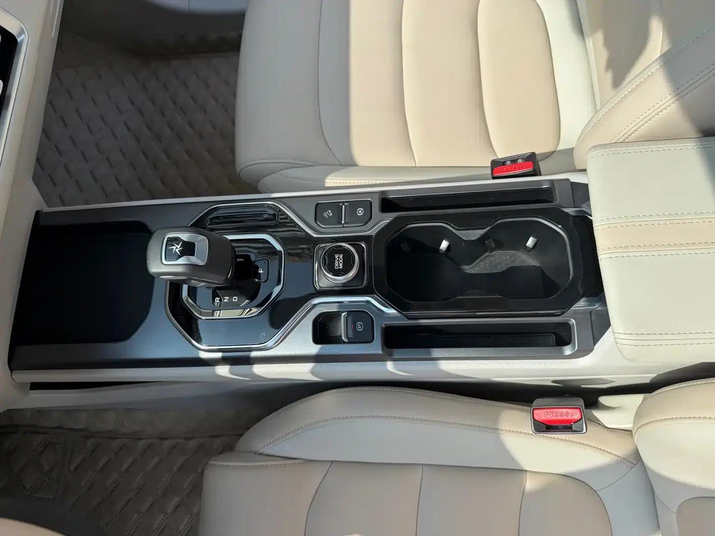 Geely ICON 2023 1.5TD Chocolate Edition — миниатюра 8