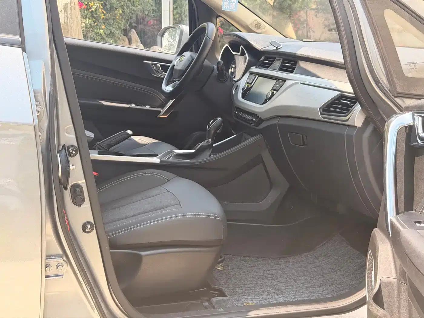Geely Vision X3 2019 Upgraded Version 1.5L CVT Elite — миниатюра 9
