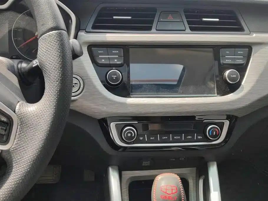 Geely Vision X3 2017 1.5L Automatic Premium Edition — миниатюра 13