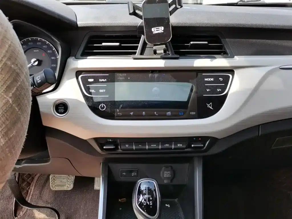 Geely Vision X3 2020 1.5L CVT Premium Edition — миниатюра 13