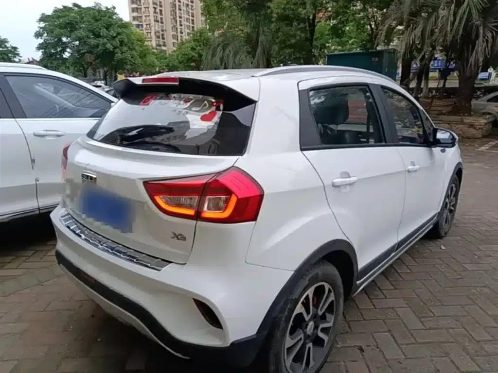 Geely Vision X3 2017 1.5L Automatic Premium Edition — миниатюра 7
