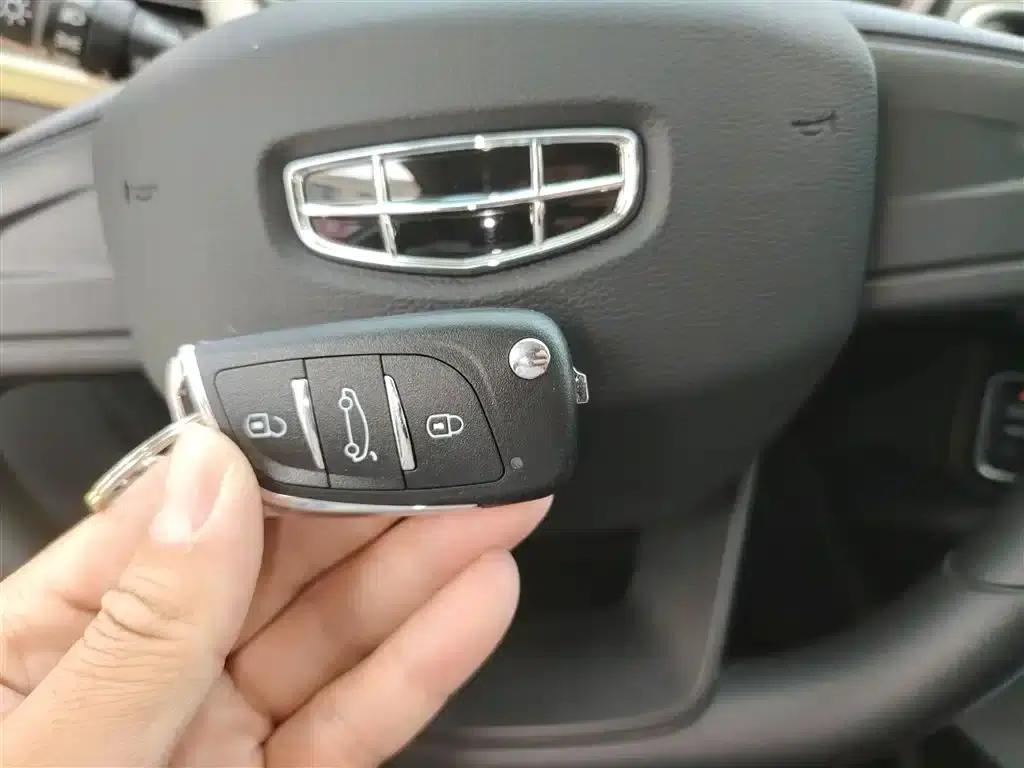 Geely Emgrand EV Pro 2022 Online Edition (Lithium Iron Phosphate) — миниатюра 9