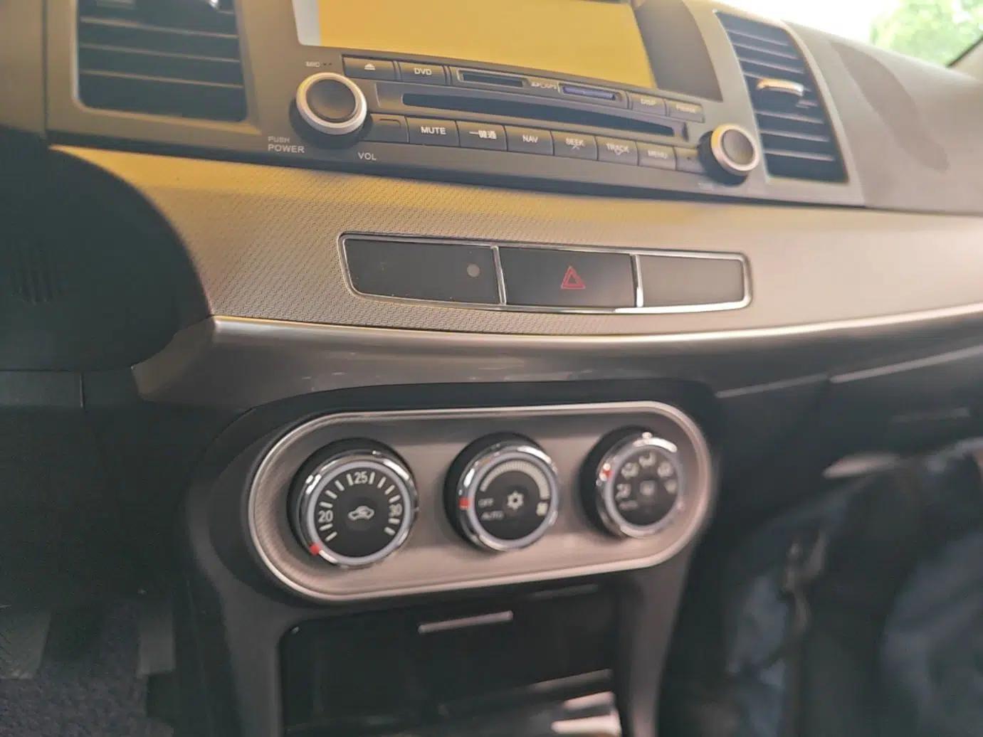 Mitsubishi Lancer EX 2015 1.8L Manual ZhiShang Edition China IV — миниатюра 16