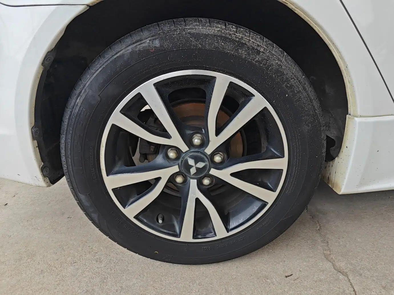 Mitsubishi Lancer EX 2015 1.8L Manual ZhiShang Edition China IV — миниатюра 10