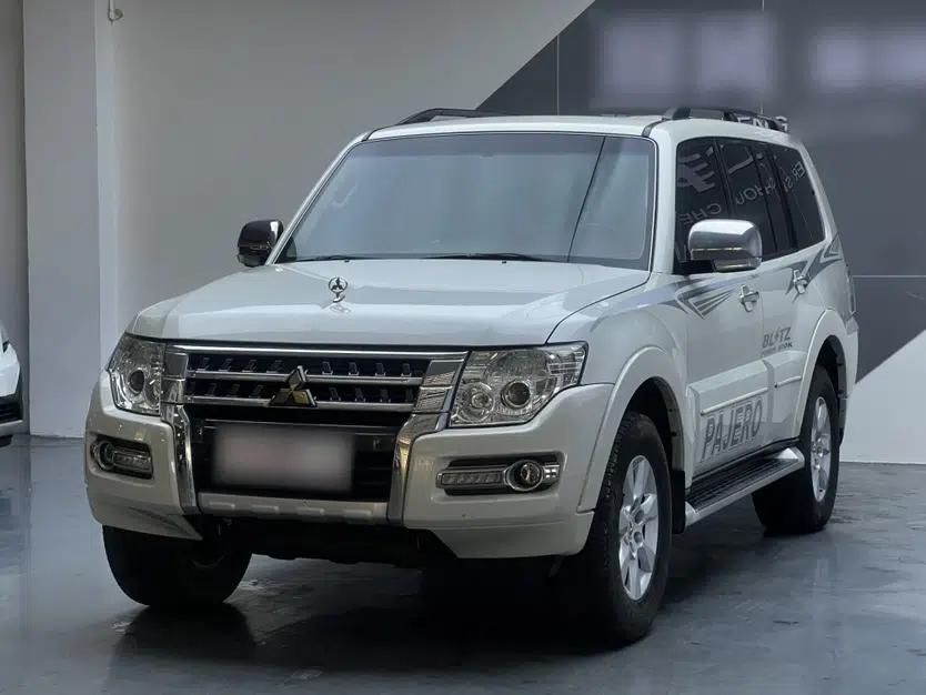 Mitsubishi Pajero  — миниатюра 1