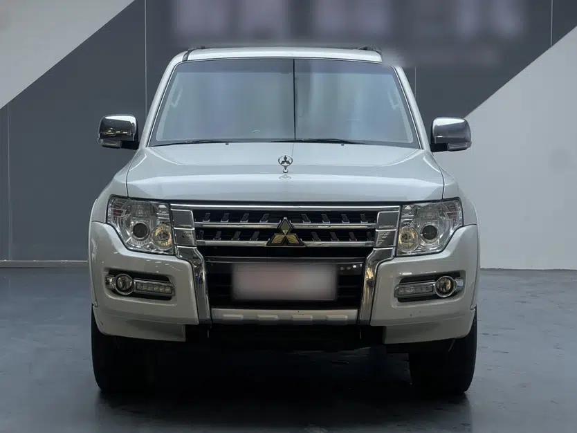 Mitsubishi Pajero  — миниатюра 2