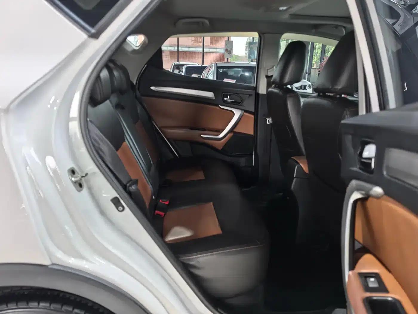 Refine S3 2015 1.5L Manual Deluxe Intelligent Premium Edition — миниатюра 11