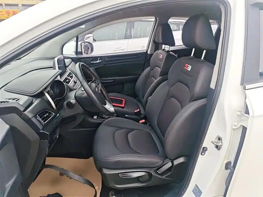 Refine S3 2017 1.6L CVT Luxury Intelligent Model — миниатюра 15