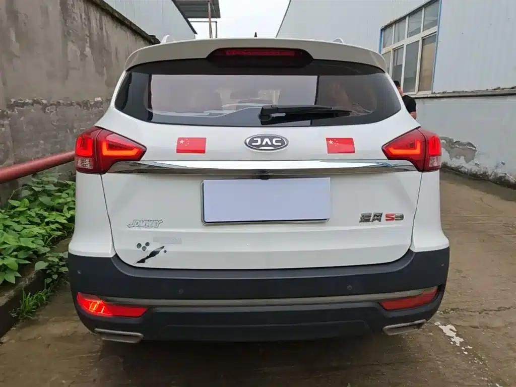 Refine S3 2018 Custom Edition 1.5L Manual Deluxe Smart Model — миниатюра 6