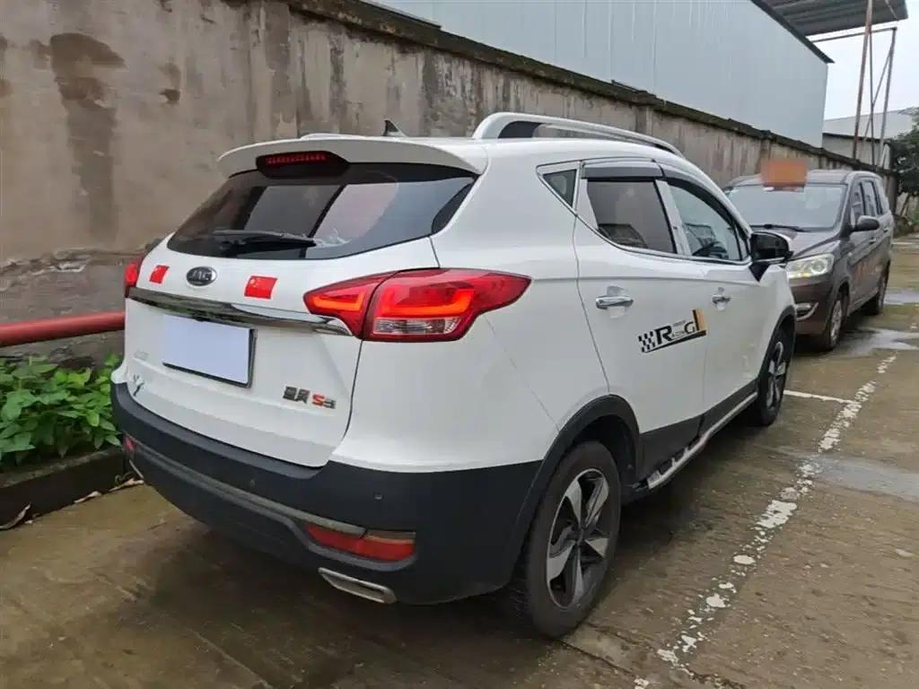 Refine S3 2018 Custom Edition 1.5L Manual Deluxe Smart Model — миниатюра 7
