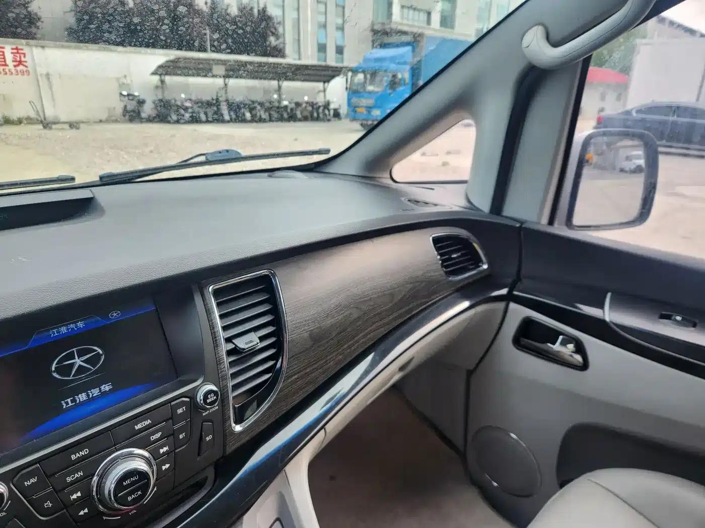 Refine M5 2016 2.0T Gasoline Manual Executive Edition — миниатюра 19