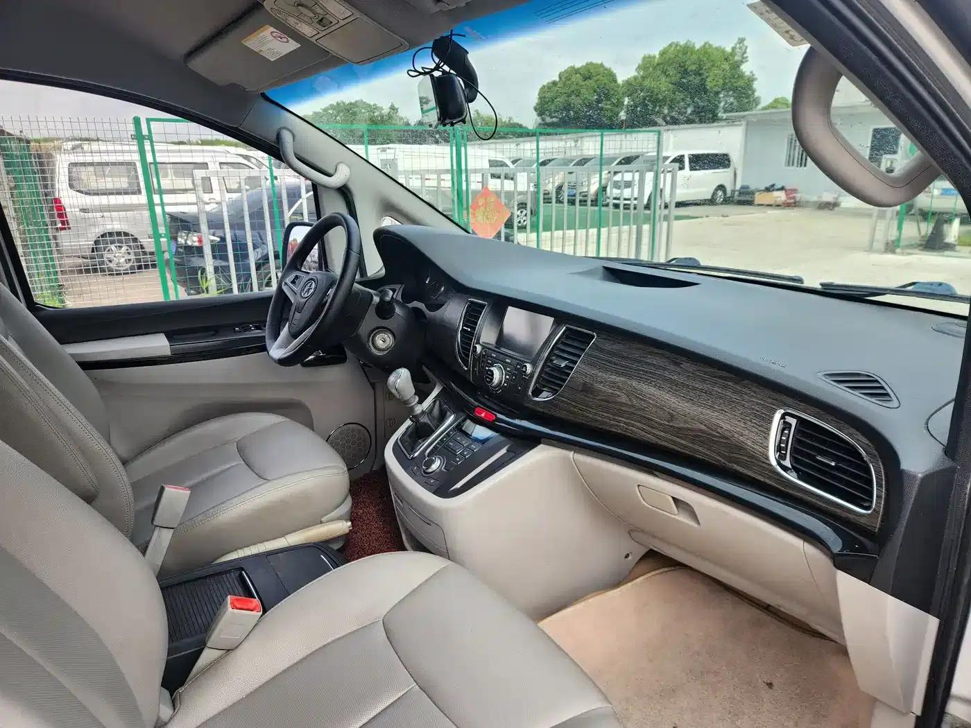 Refine M5 2016 2.0T Gasoline Manual Executive Edition — миниатюра 8