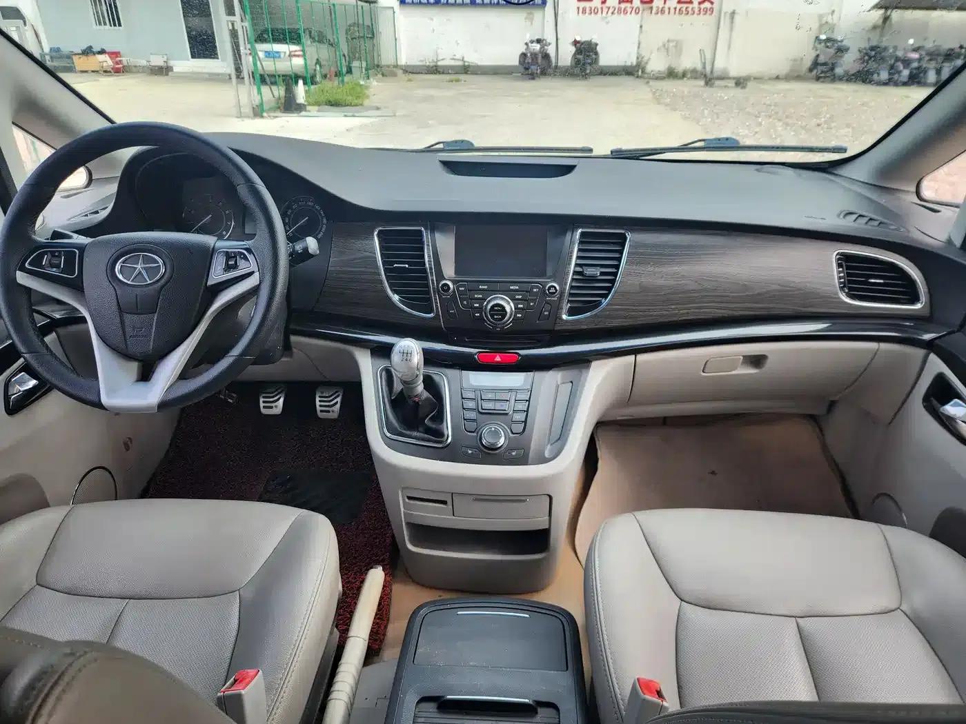 Refine M5 2016 2.0T Gasoline Manual Executive Edition — миниатюра 10