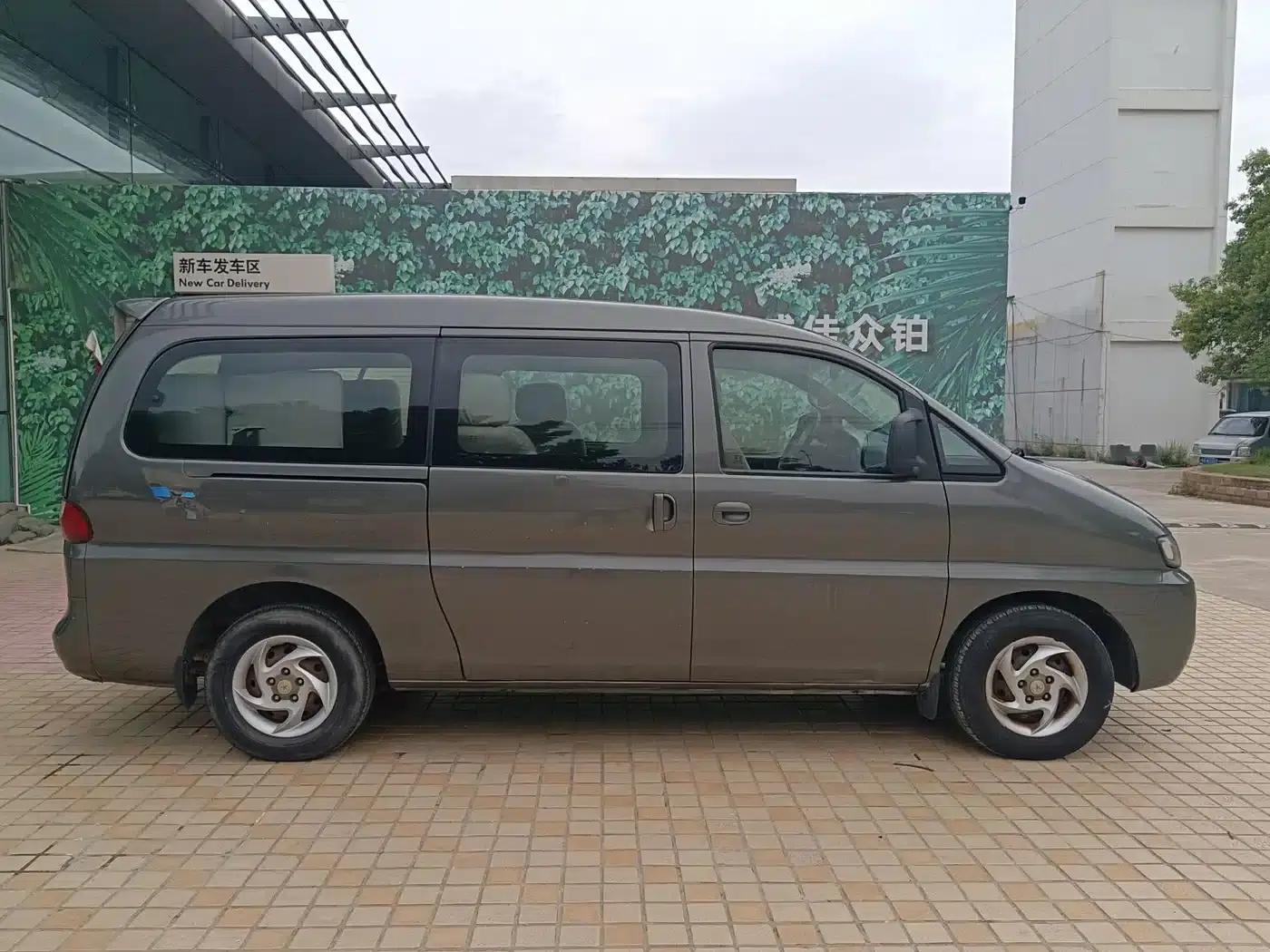 Refine 2011 2.0L Shuttle Gasoline Comfort Edition HFC4GA3 — миниатюра 5